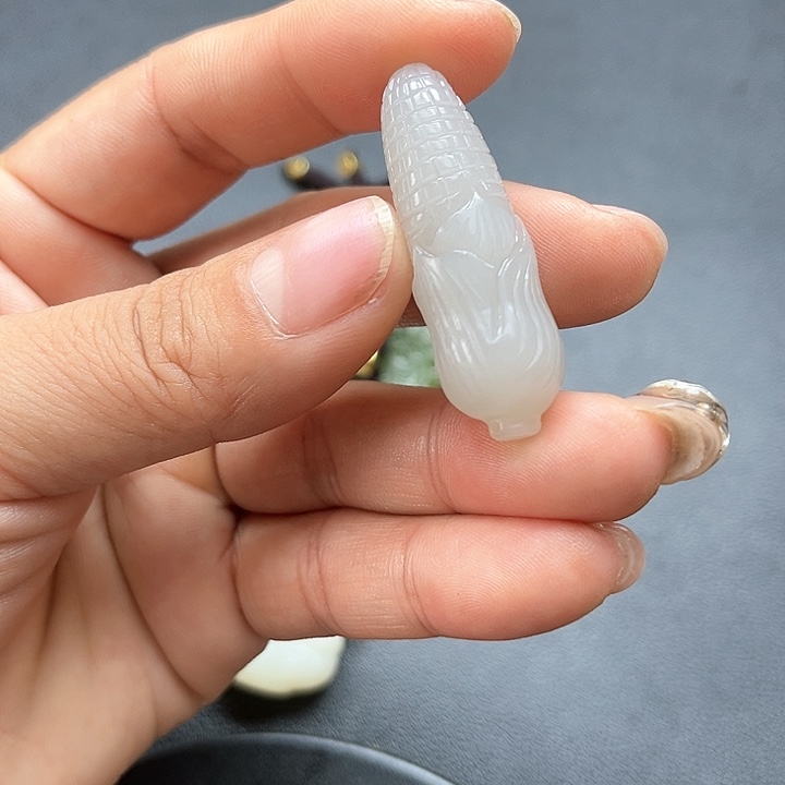 【闪购商品】颈饰未镶嵌和田玉（糖玉）