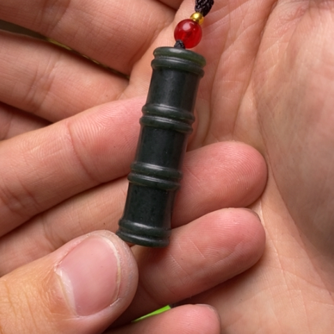 L****和田玉未镶嵌颈饰