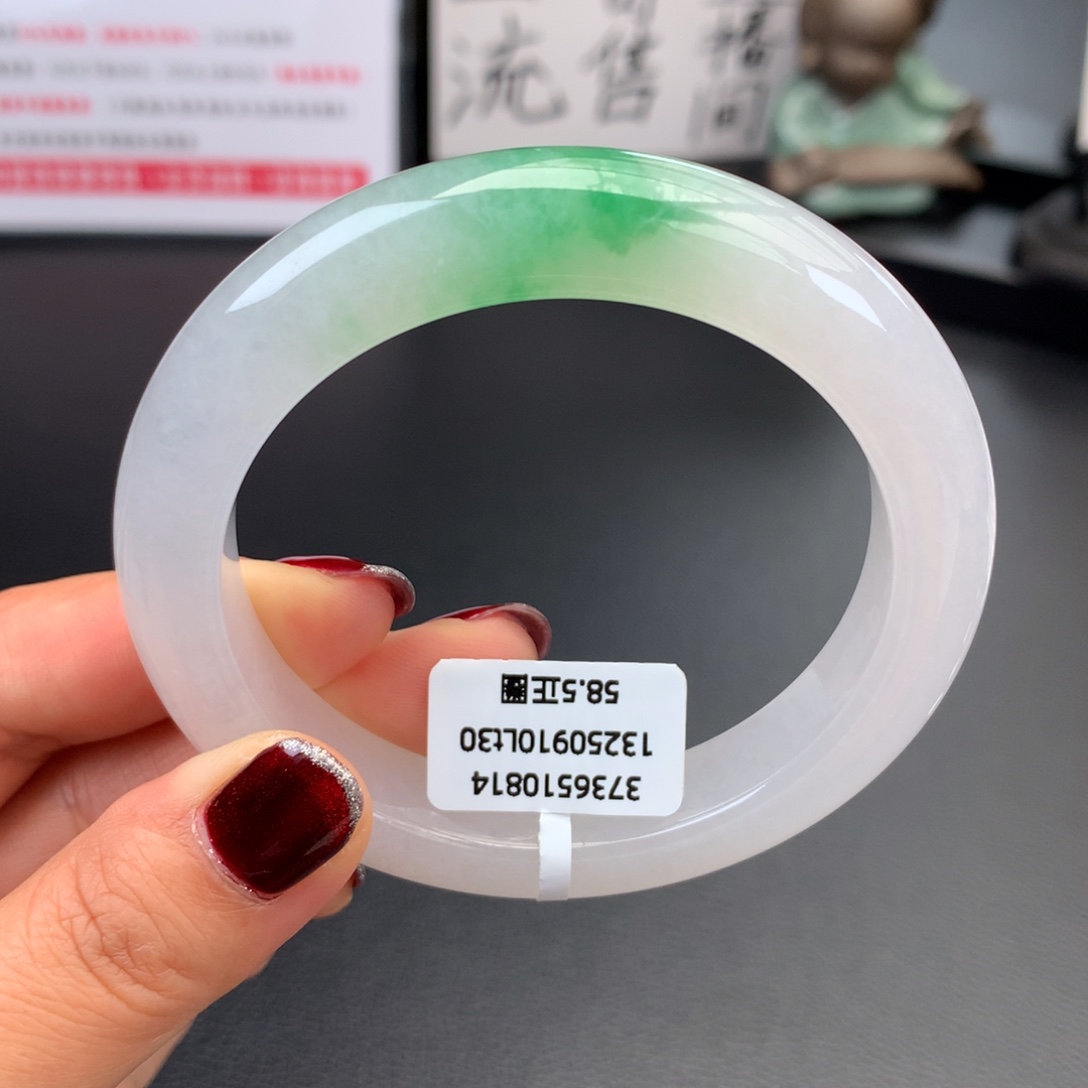 翡翠未镶嵌手镯冰胶绿花无纹裂【强推】