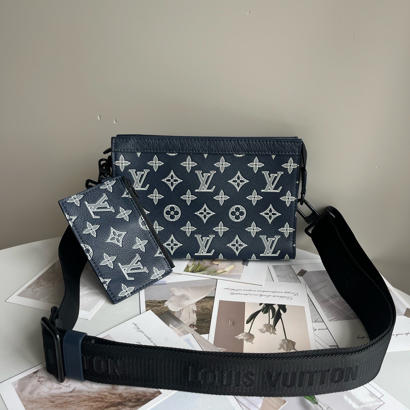 99新 LouisVuitton/路易威登 Shadow蓝色logo老花涂鸦洗漱二合一