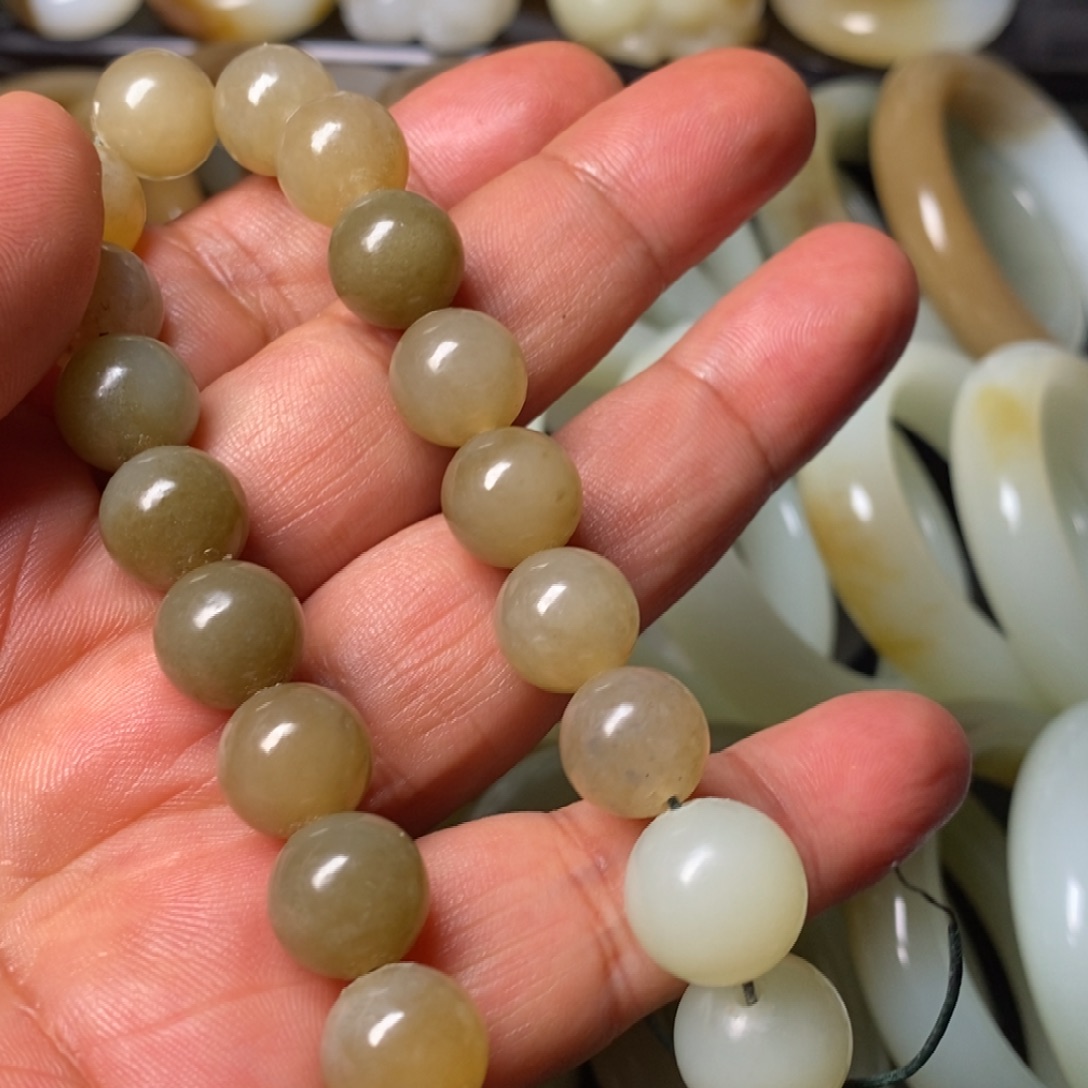 *****和田玉（糖玉）未镶嵌颈饰