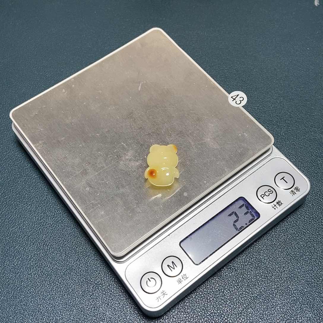 琥珀裸石未镶嵌，