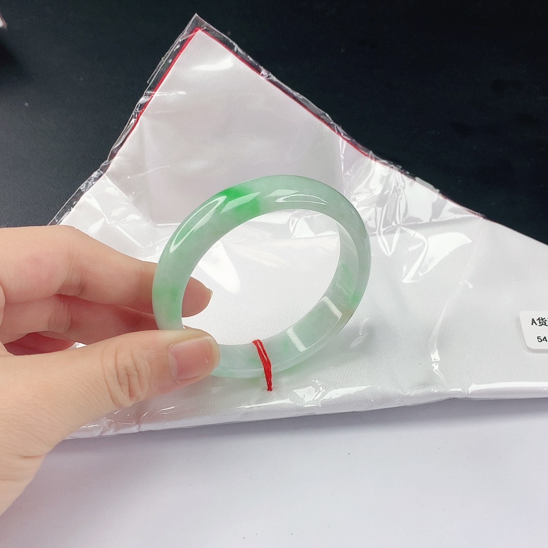 翡翠手镯未镶嵌翡翠037