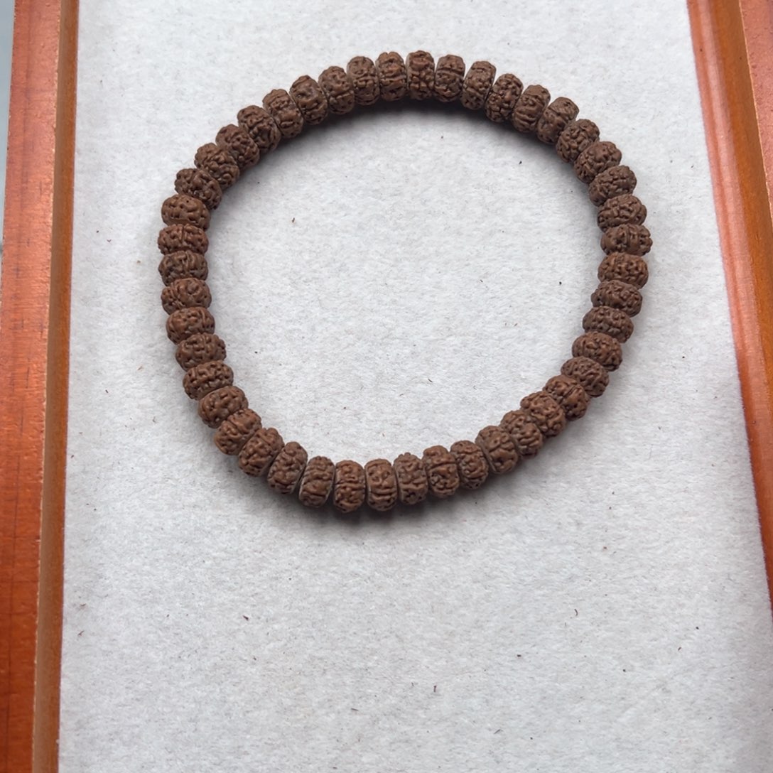 金刚菩提吊坠藏切树王