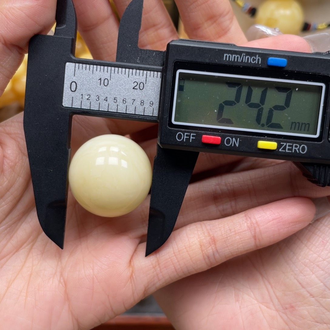 琥珀珠宝奇石未镶嵌裴**翁