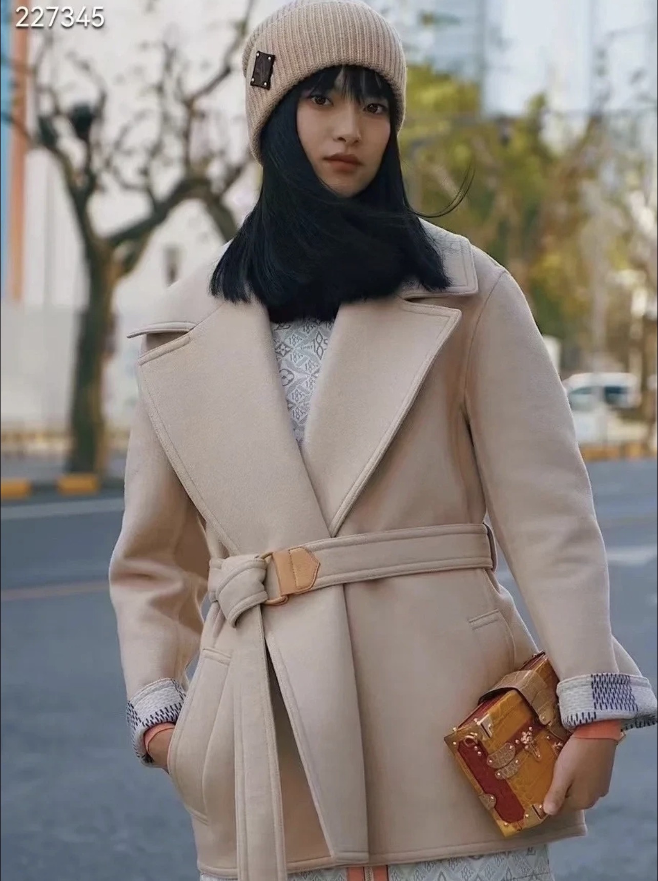 95新 LouisVuitton/路易威登 QQ1075 满印内里棋盘格大衣34码