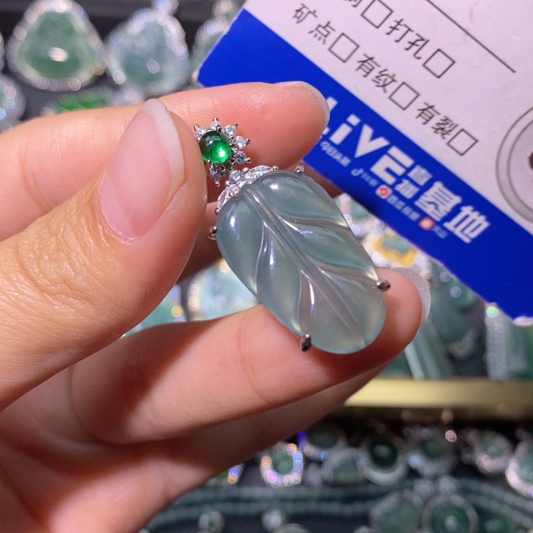 翡翠未镶嵌颈饰天然