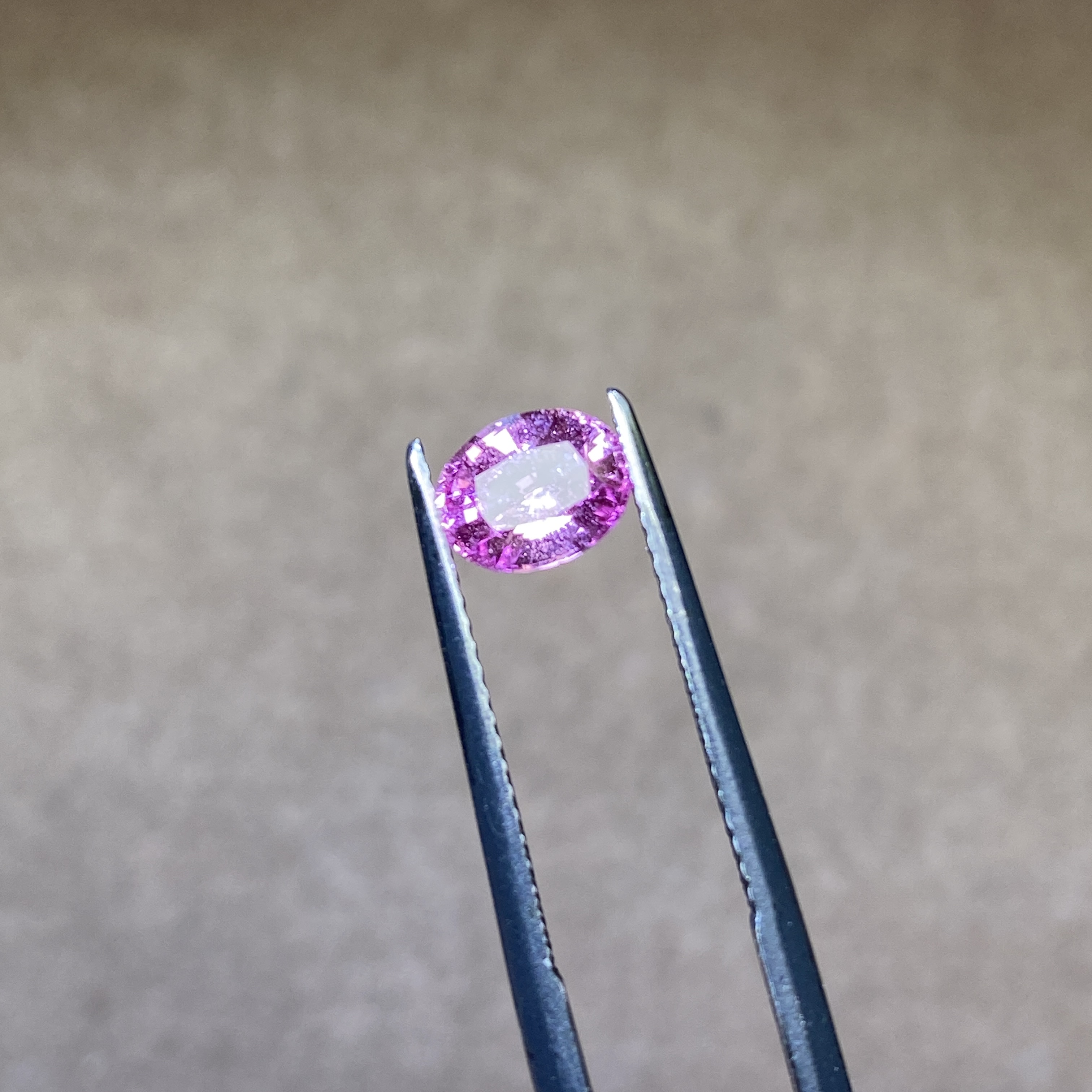 24P017 无烧粉色蓝宝石 1.07克拉