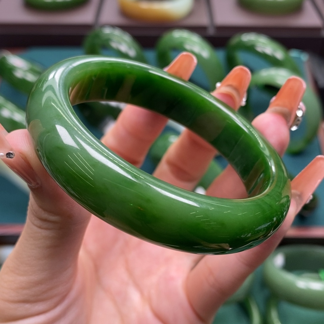 和田玉（碧玉）未镶嵌手镯5657