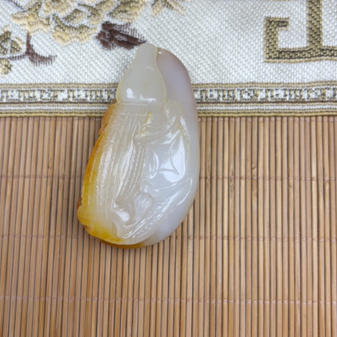 新疆和田玉，84克，鳄鱼，商业大鳄