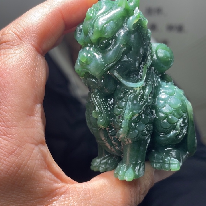 和田玉未镶嵌把件