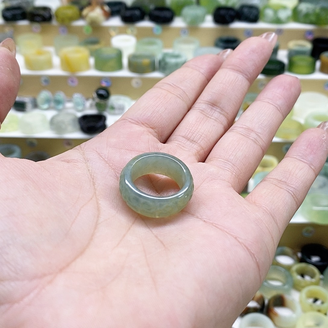 岫玉戒指未镶嵌提****鱼