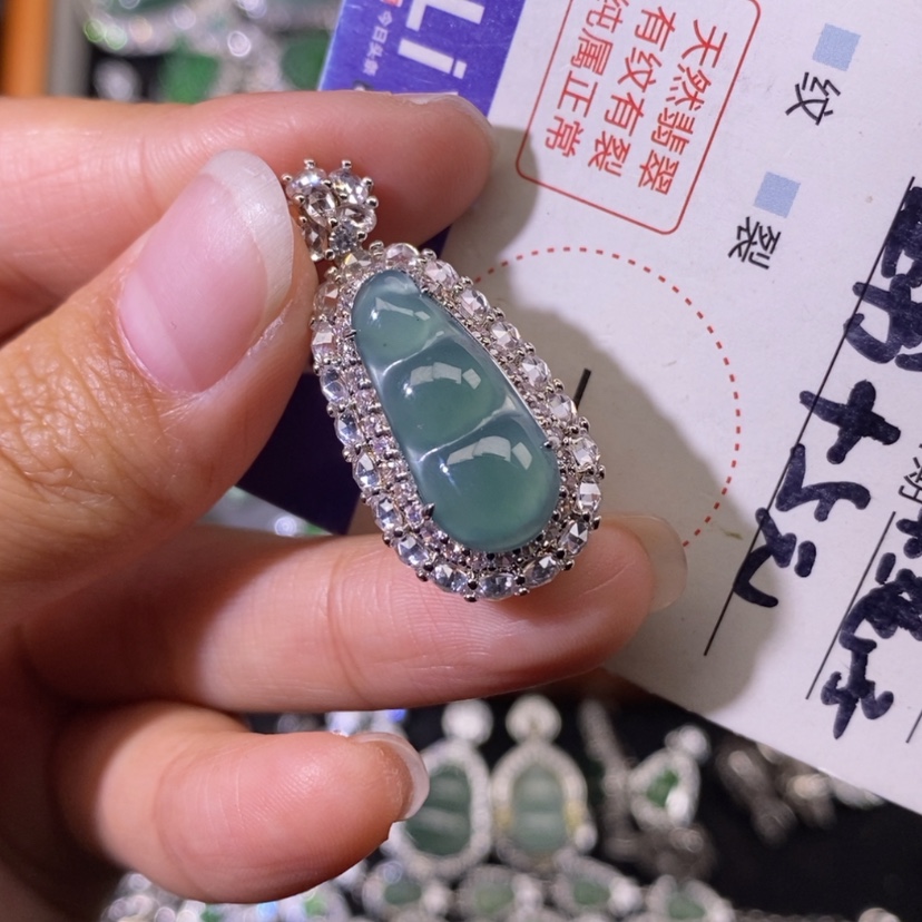【闪购商品】翡翠颈饰未镶嵌天然