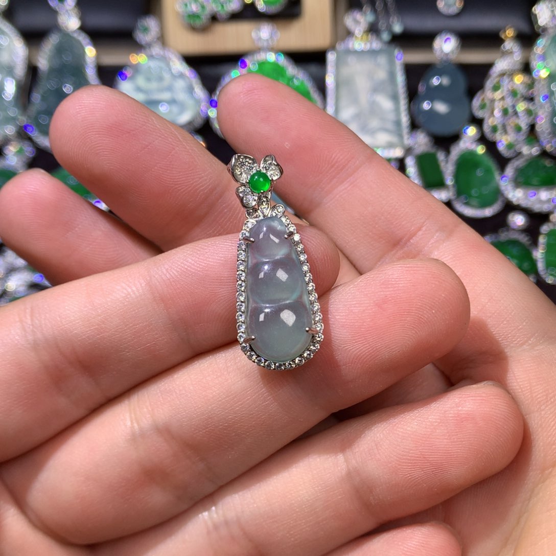 翡翠银S925镶嵌吊坠(赠链)