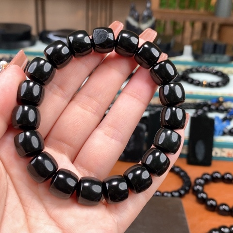 和田玉手链未镶嵌心****！