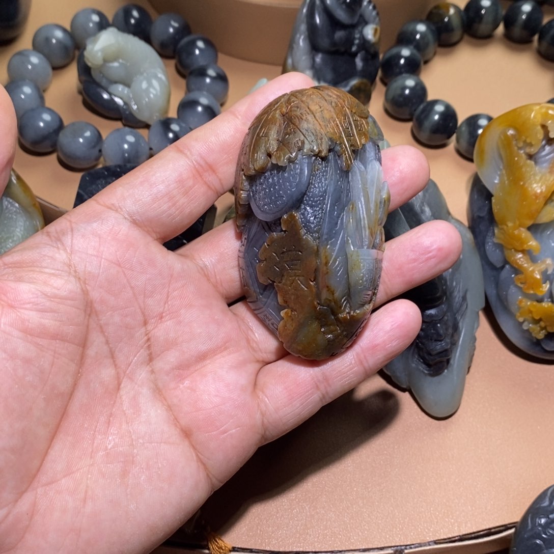 未镶嵌和田玉把件