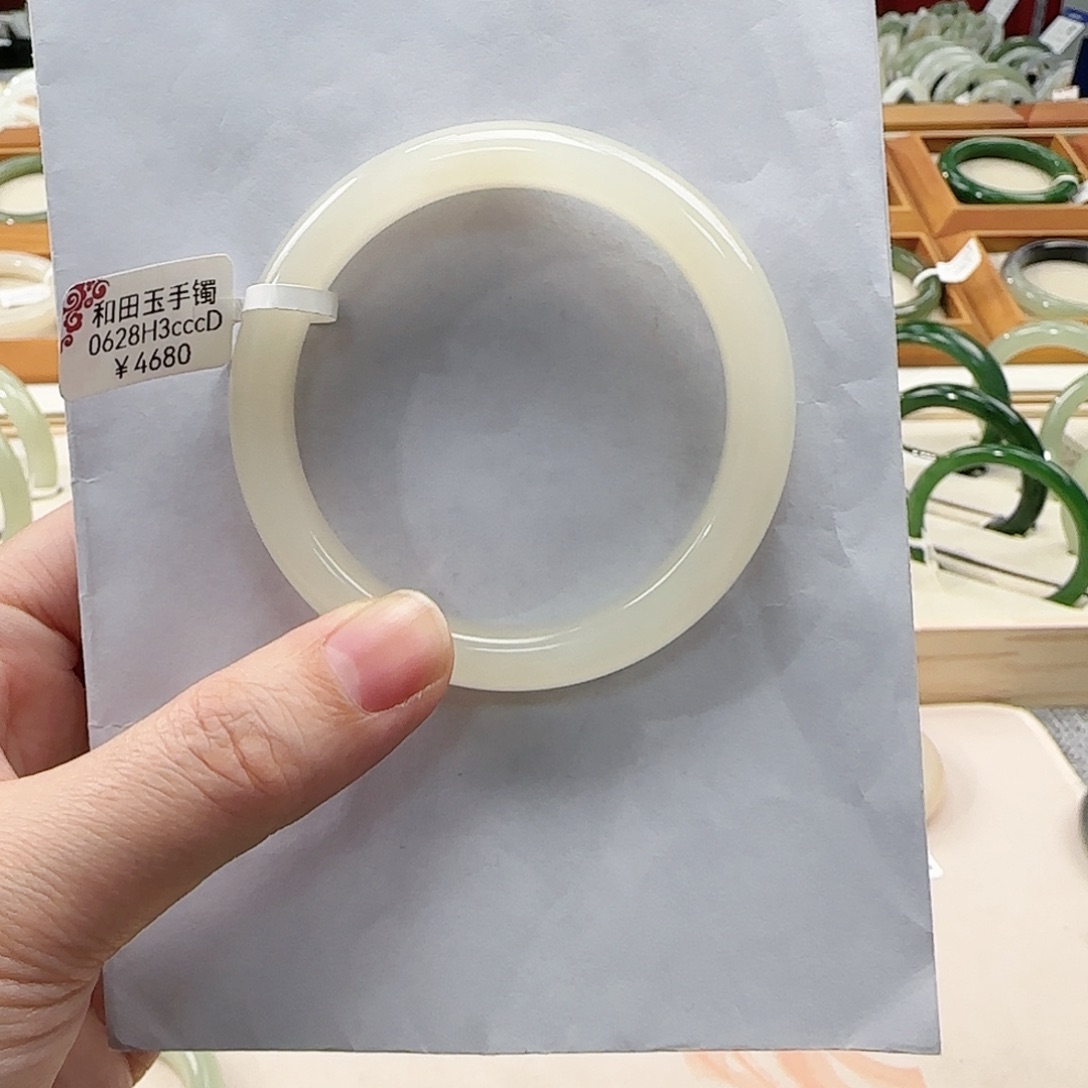和田玉手镯未镶嵌小*邪53