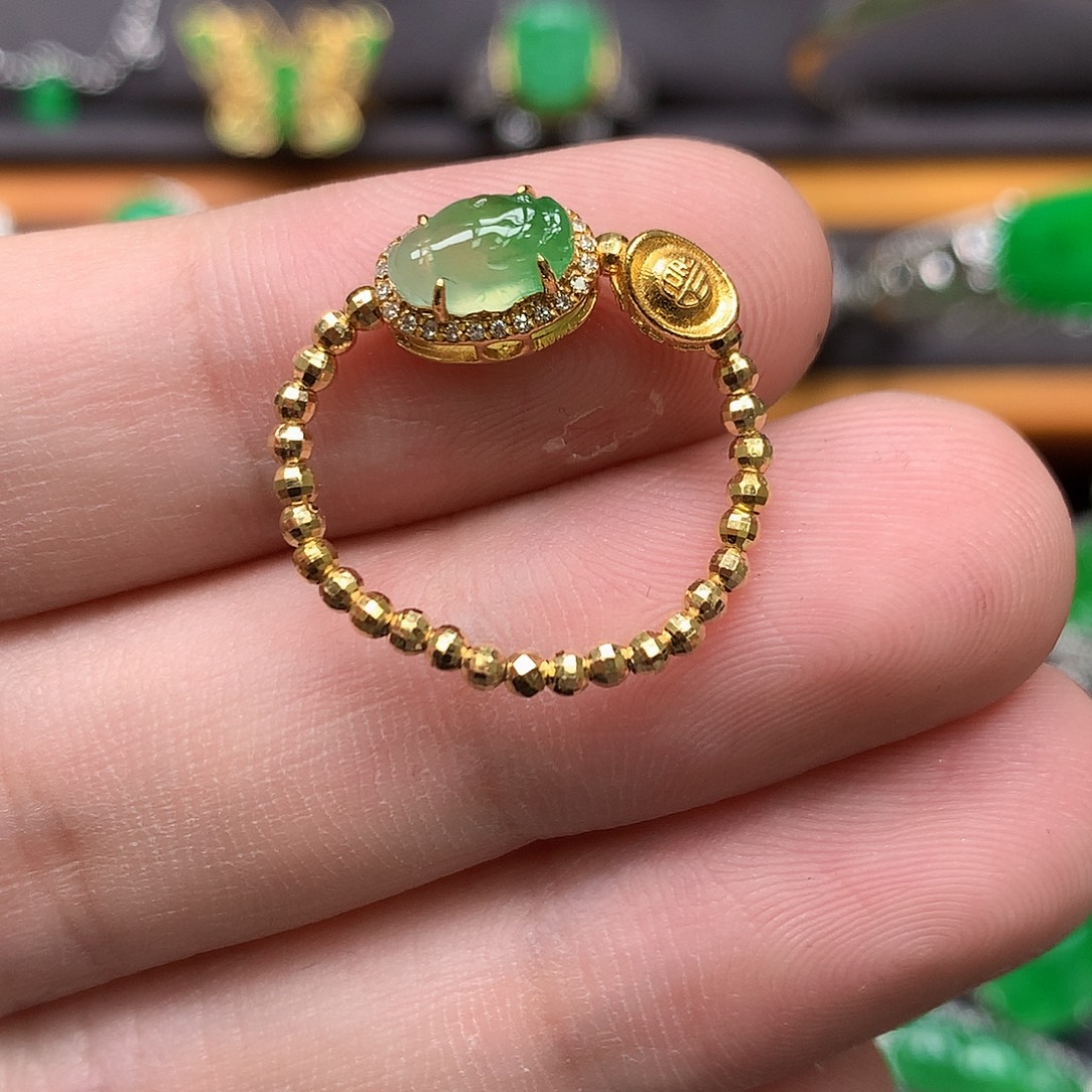 翡翠18K金镶嵌戒指