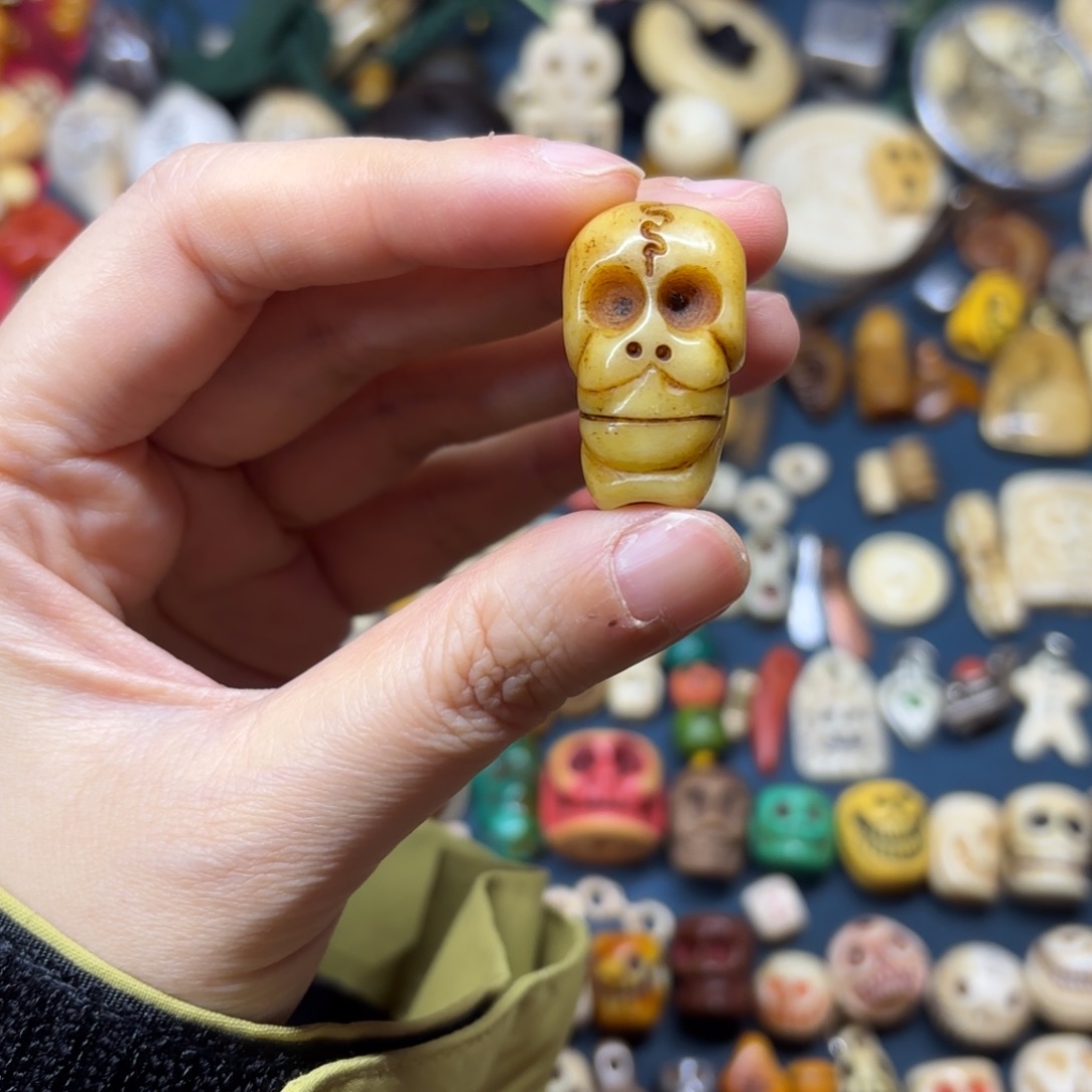 配饰和化妆等工序制版生产