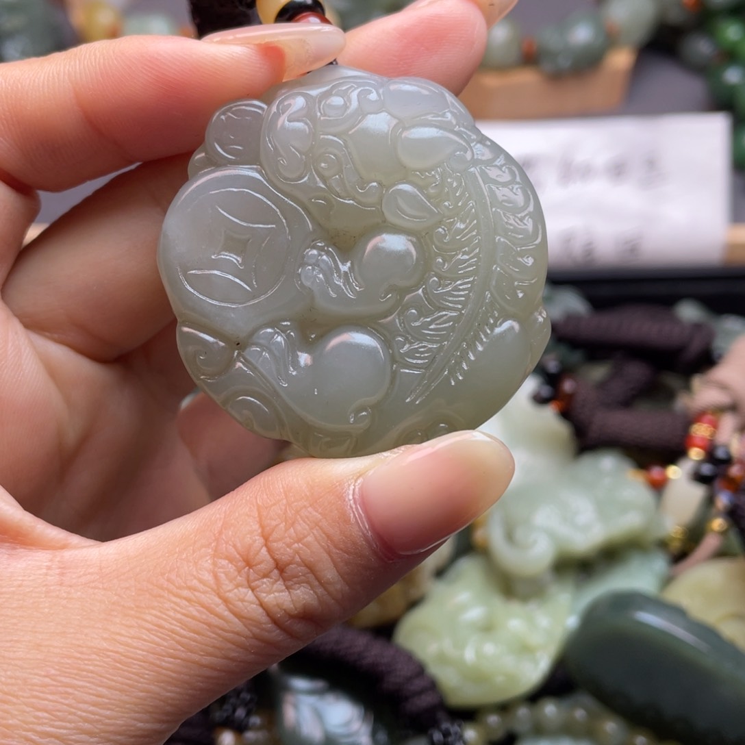 和田玉颈饰未镶嵌