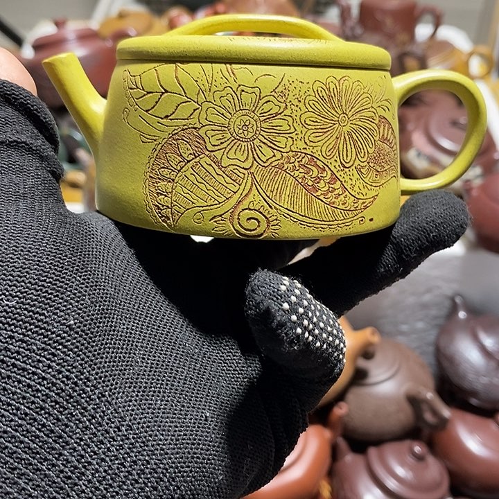 紫砂茶壶盖内划痕