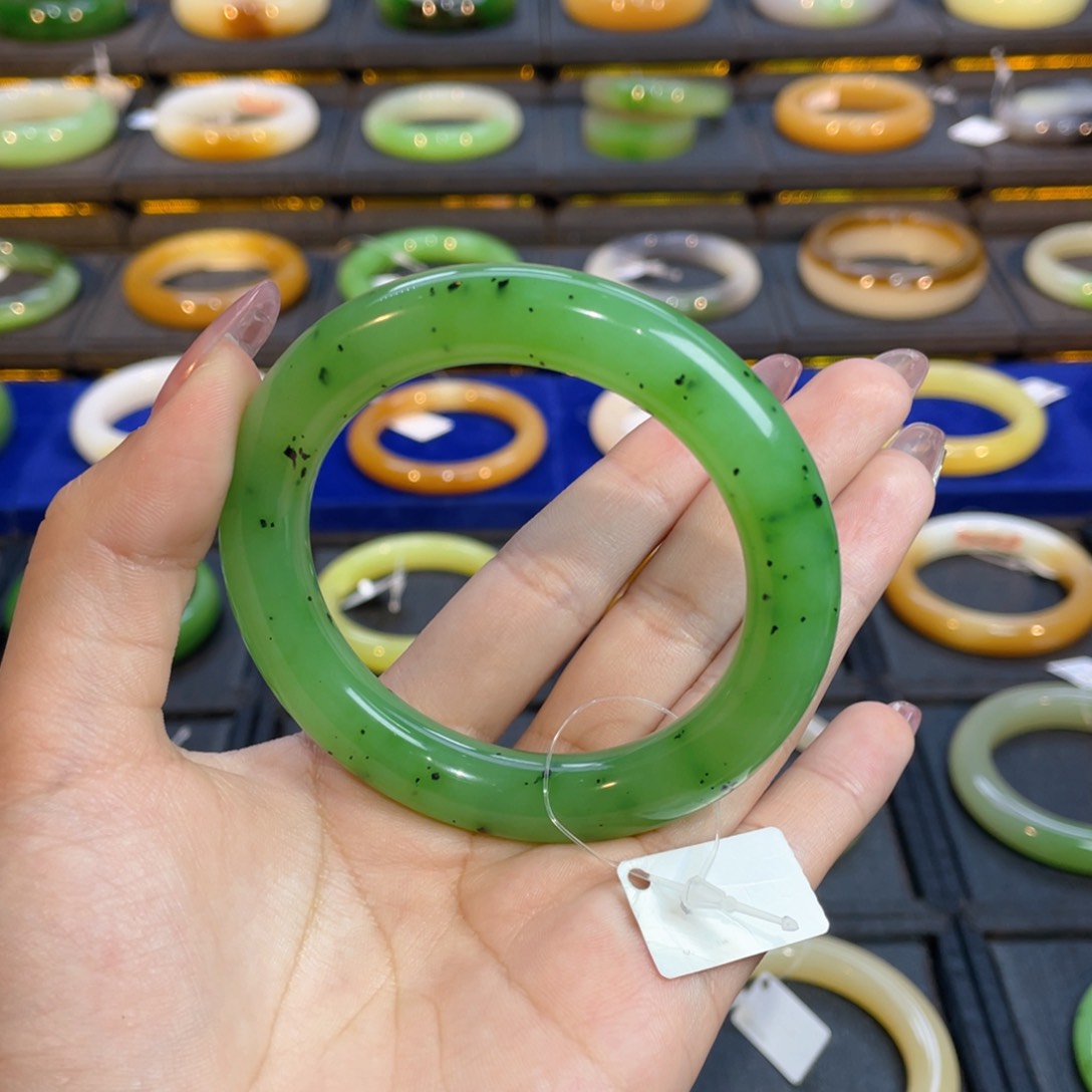 和田玉手镯未镶嵌蛙****发