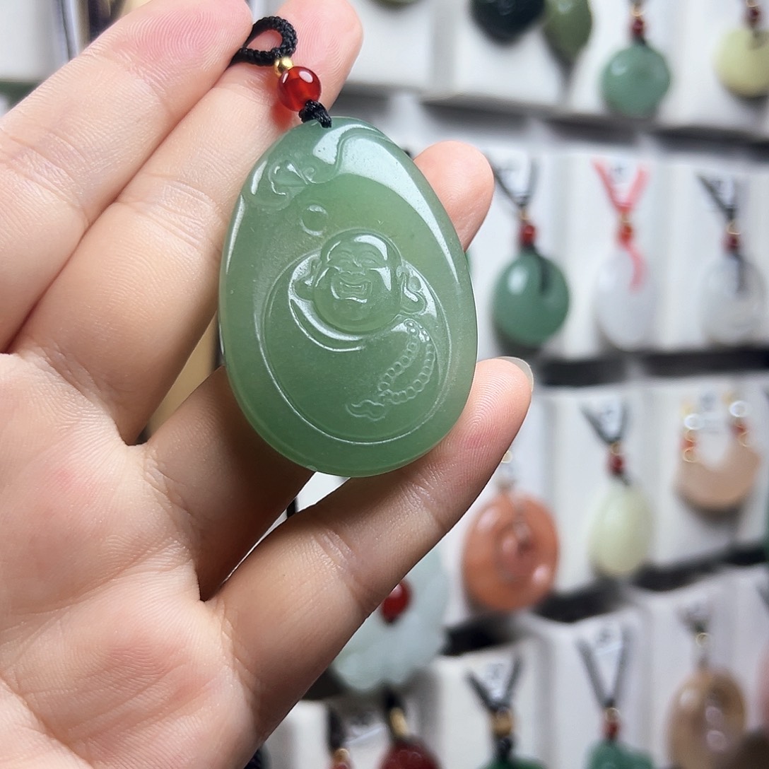石英质玉（金丝玉）未镶嵌颈饰
