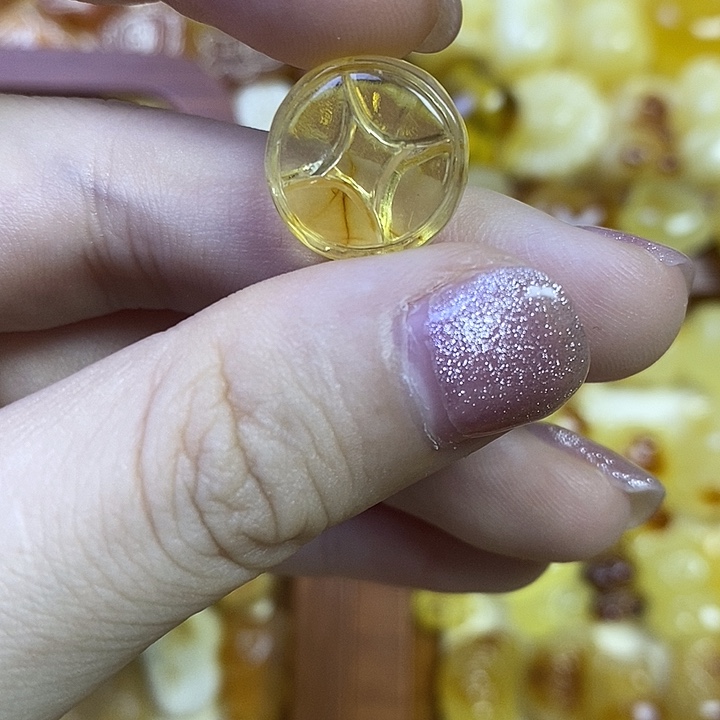 橄榄核吊坠大钱币