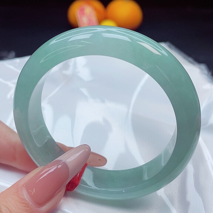 翡翠手镯未镶嵌53圈