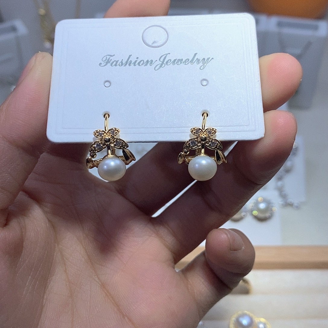 淡水珍珠未镶嵌耳饰