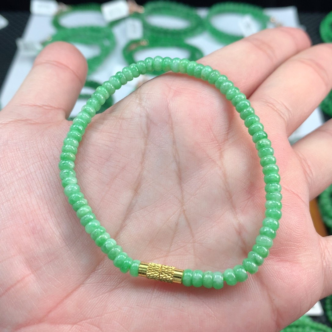 翡翠手链未镶嵌翡翠