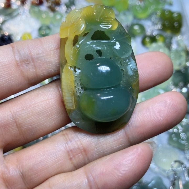 【闪购商品】蛇纹石玉挂件未镶嵌