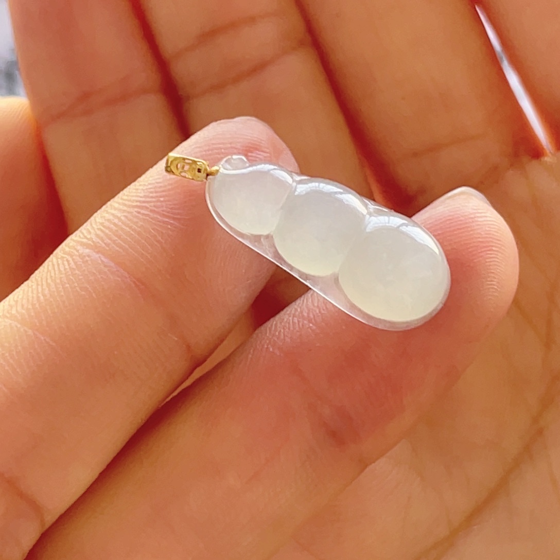 翡翠颈饰18K金镶嵌福豆