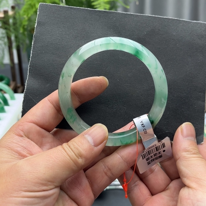 石英质玉未镶嵌手镯