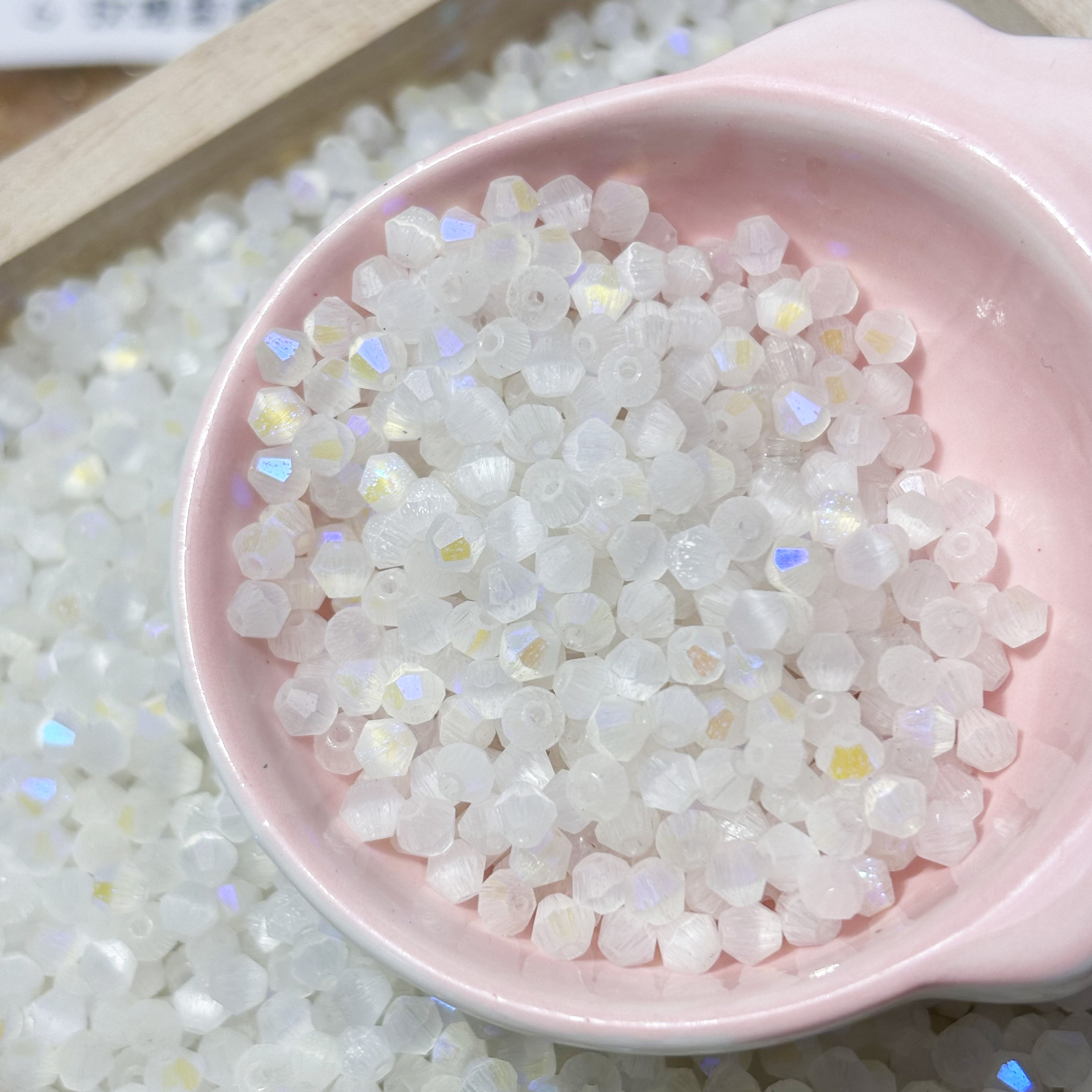 4mm尖仿猫眼拉丝DIY玻璃珠散珠玩具菱形珠透明彩色玻璃珠晶晶