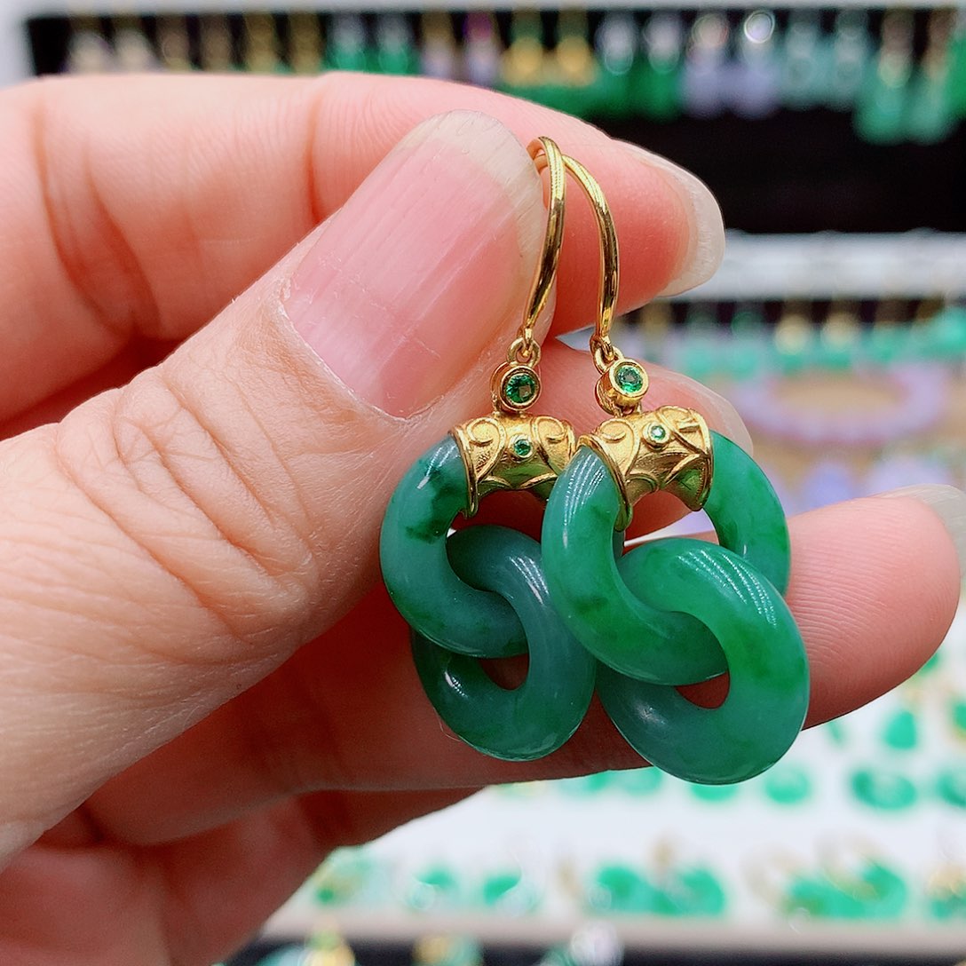 翡翠耳饰18K金镶嵌的