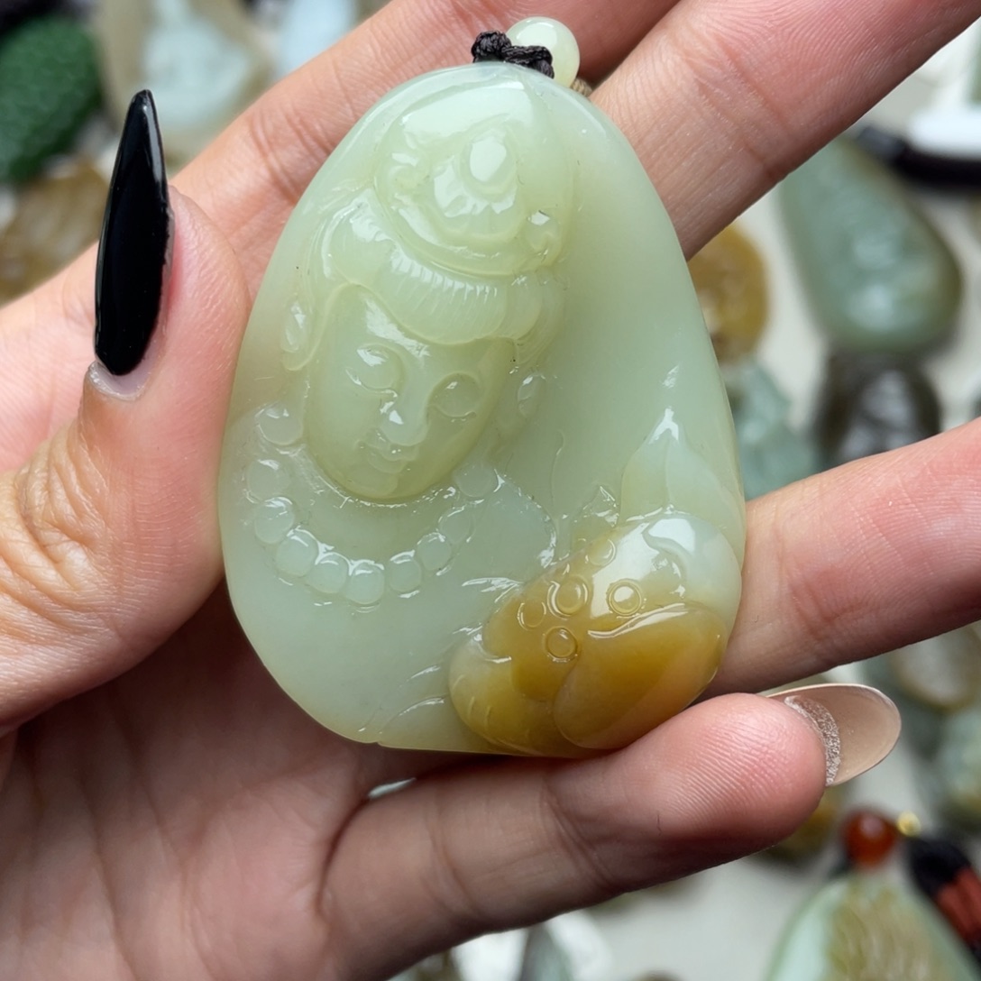 和田玉未镶嵌颈饰