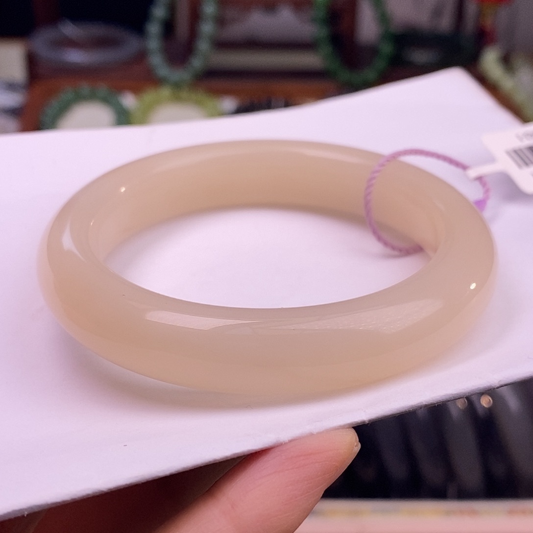 颈饰未镶嵌和田玉收藏级老矿料浓藕粉手镯55.8