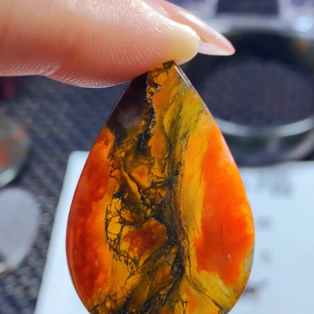 玛瑙/玉髓颈饰未镶嵌