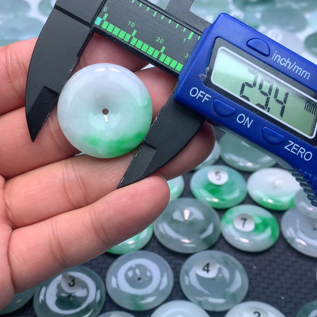 翡翠颈饰未镶嵌缅甸天然A货翡翠