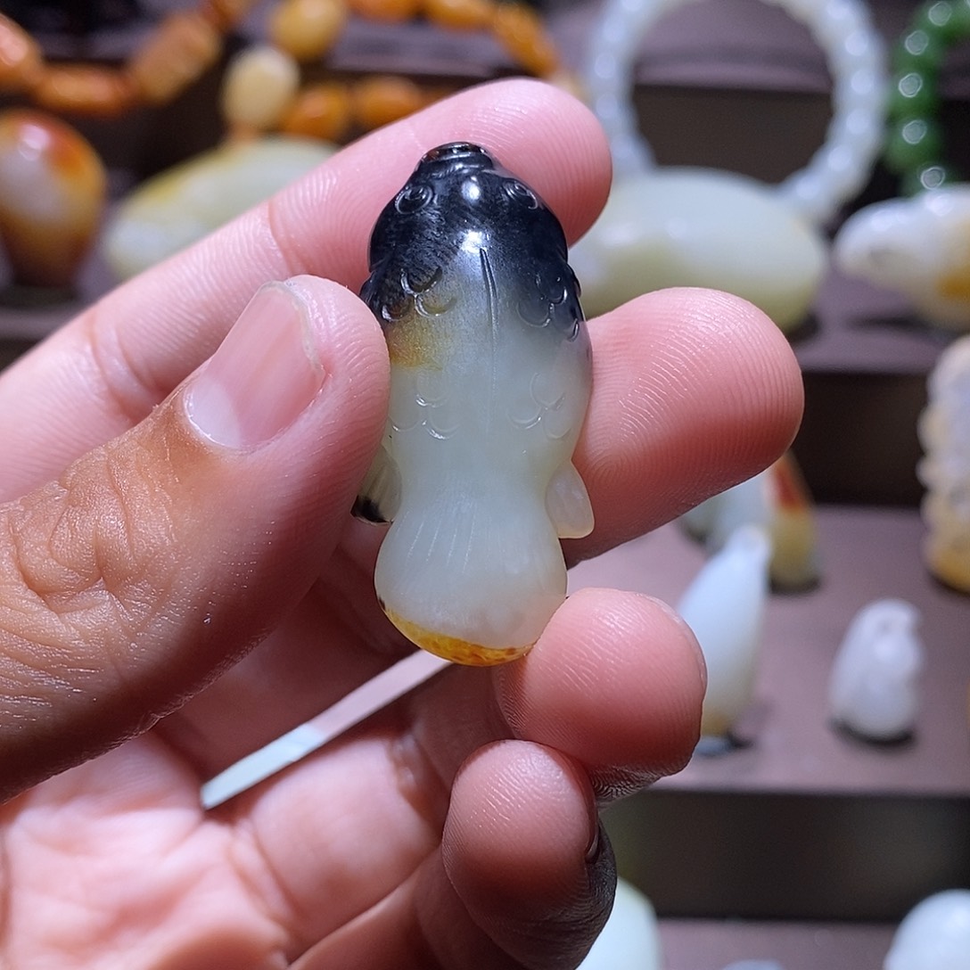 用***3和田玉未镶嵌包链