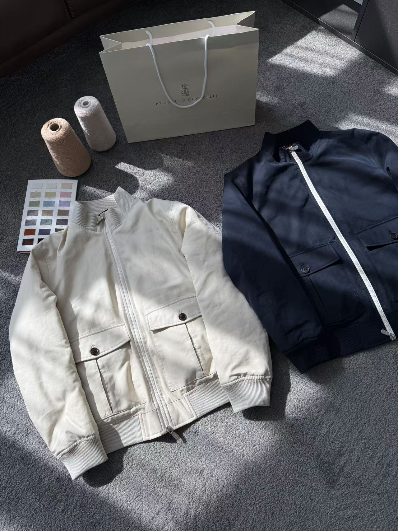 bc男士羽绒服两个色