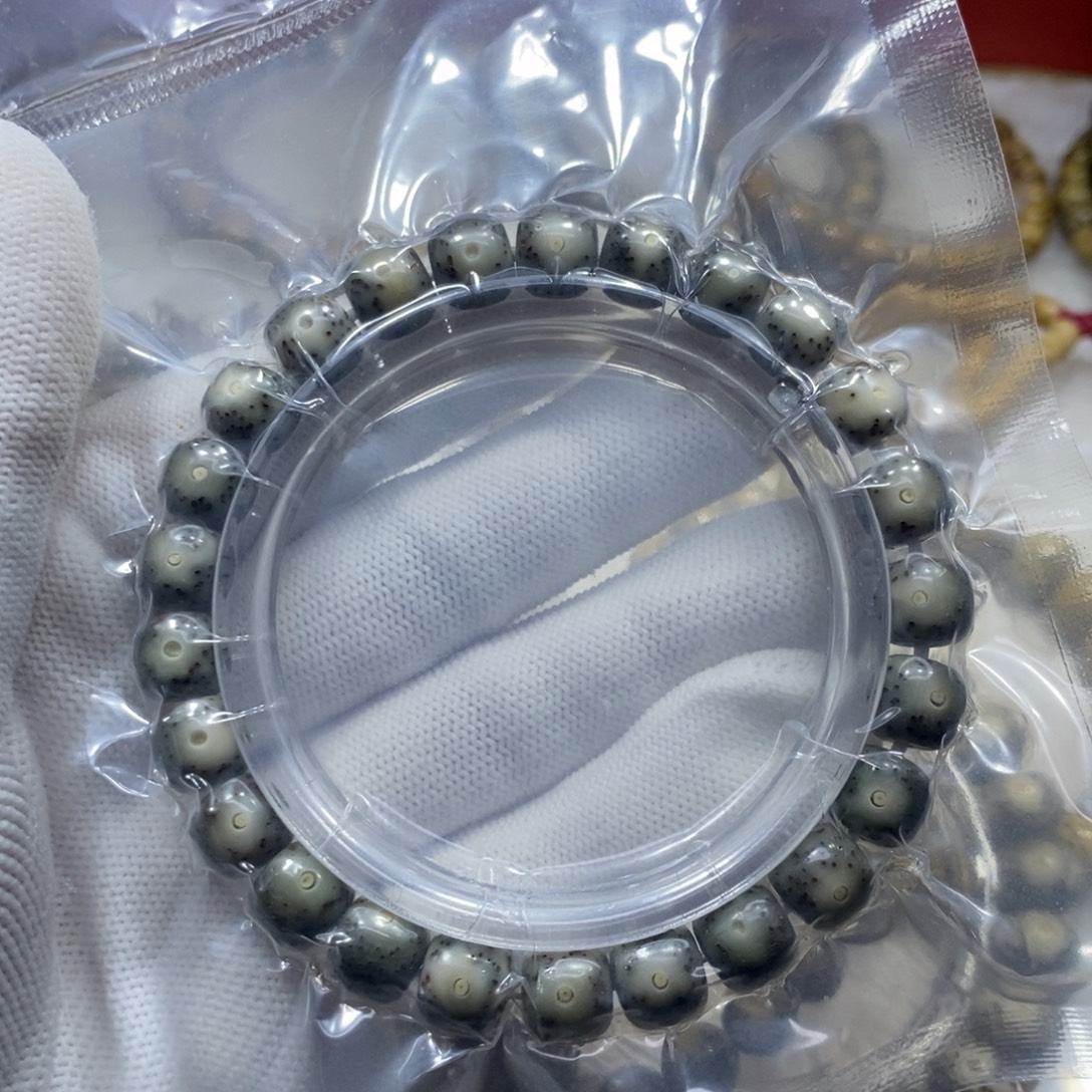 星月菩提手串绿包白9.8桶大眼睛