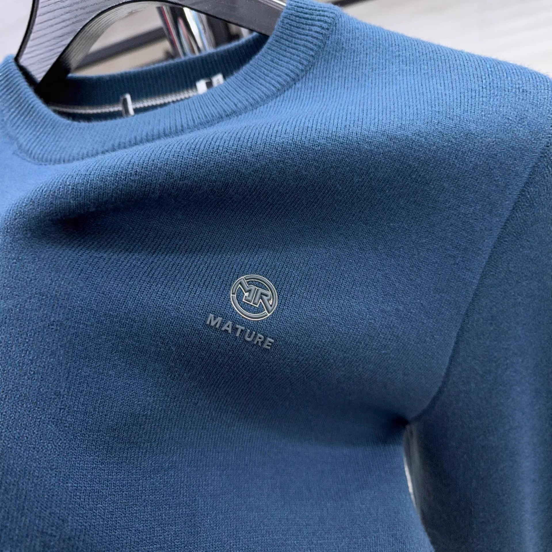 【H家】加绒加厚圆领长袖针织衫男蓝色简约百搭剪标毛衣4Y191A