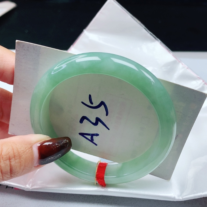 【闪购商品】翡翠手镯未镶嵌 正圈56+