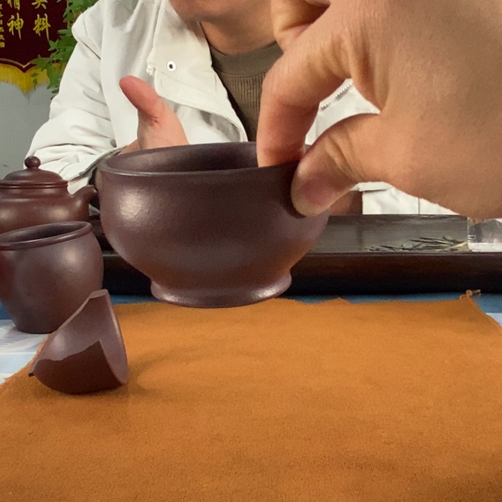 紫砂茶壶石红主人杯100左右的容量