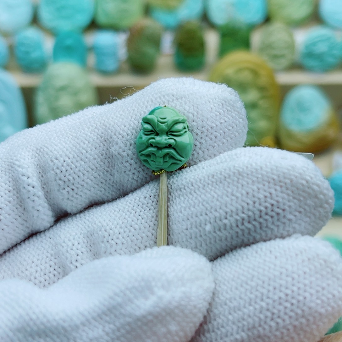 绿松石未镶嵌珠宝奇石