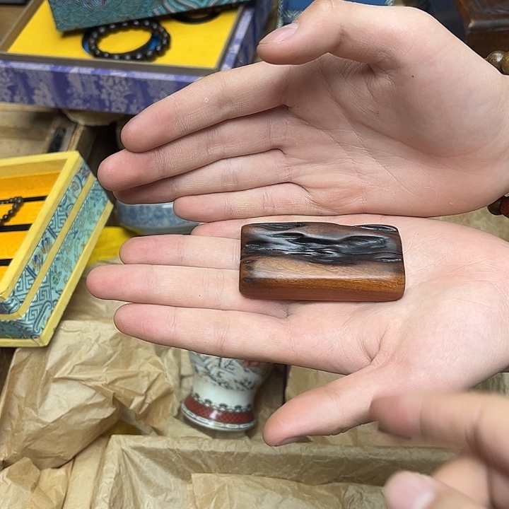 大叶紫檀（黑酸枝木类）