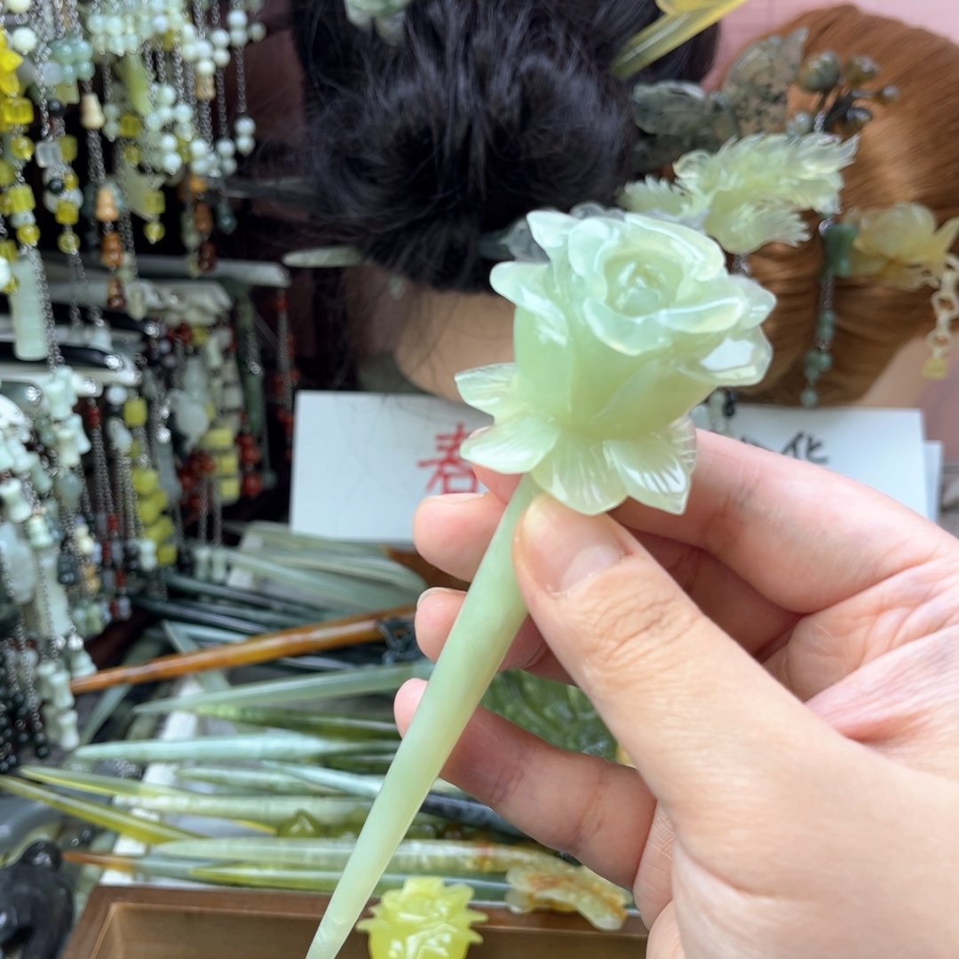 蛇纹石玉发饰未镶嵌长度15厘米左右