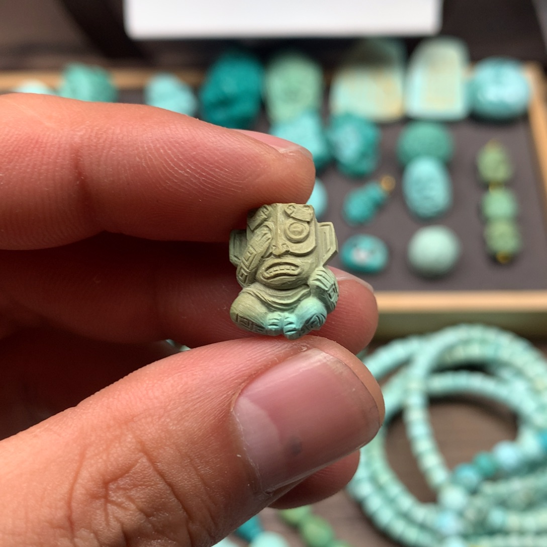 绿松石雕刻未镶嵌